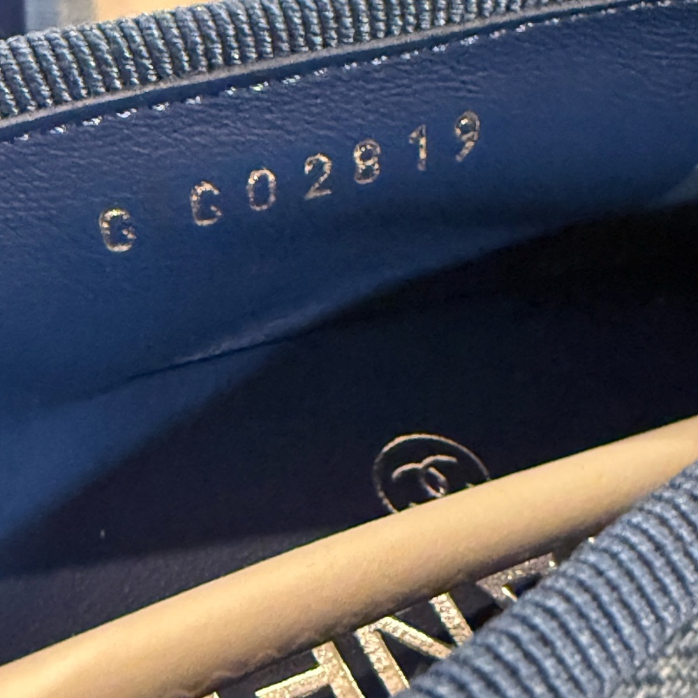 CHANEL Denim Flats with CC impression, size 40, new in box with dust bag, unworn - Picture 8 of 16